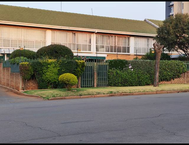 2 BEDROOM SECTIONAL TITLE FOR SALE IN RHODESFIELD